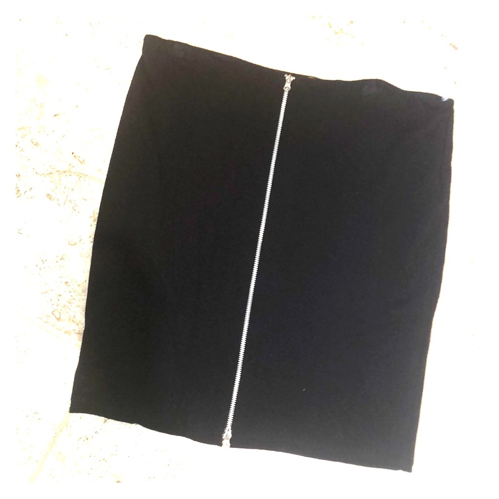 Zip mini skirt